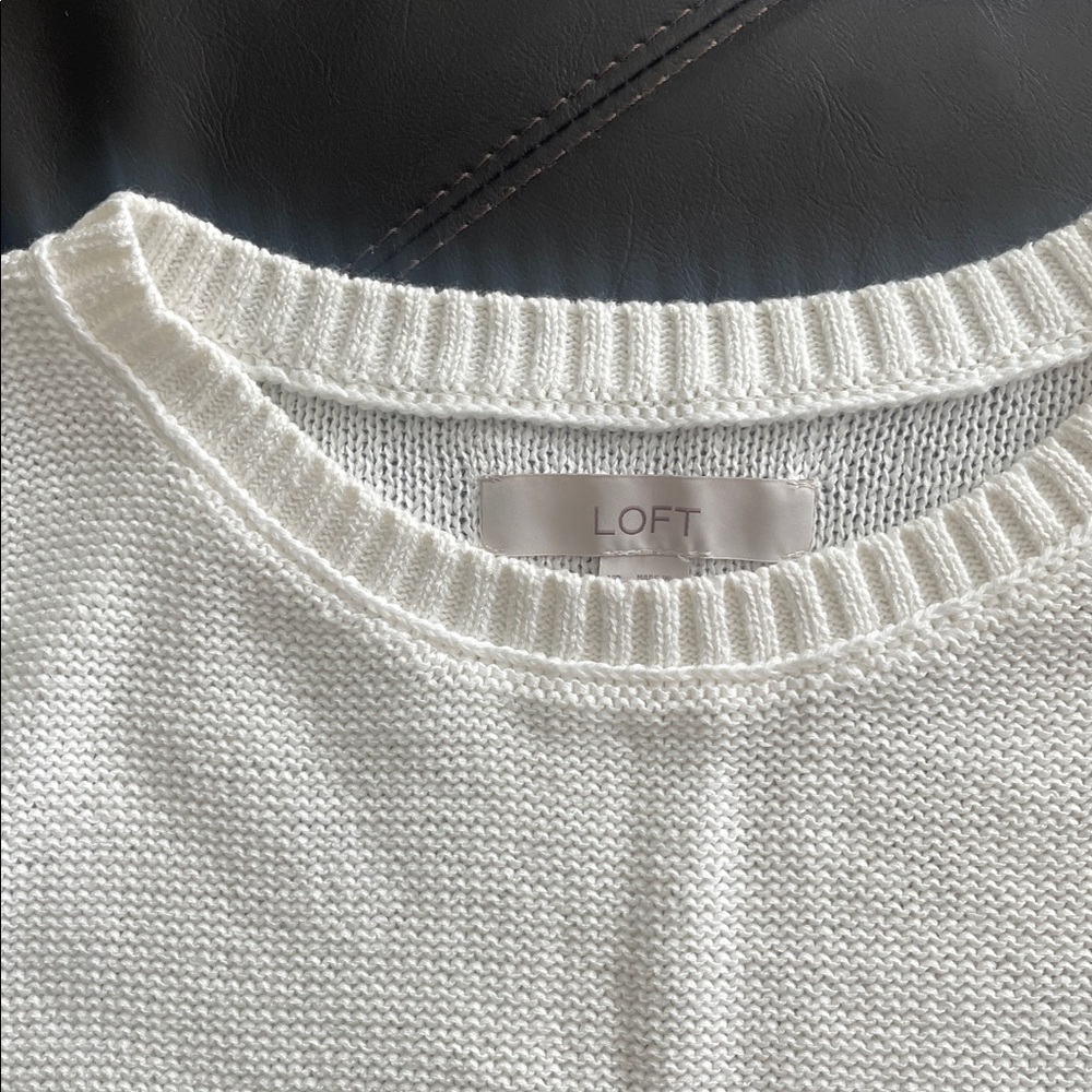 LOFT Sleeveless Sweater Vest Crew Neck - Picture 3 of 4
